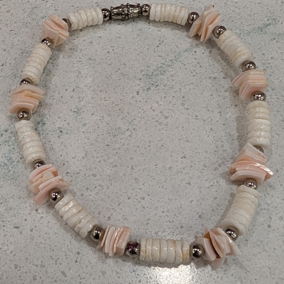White Heishi And Blush Colored Shell Ankle Bracelet - Picture 3 of 8